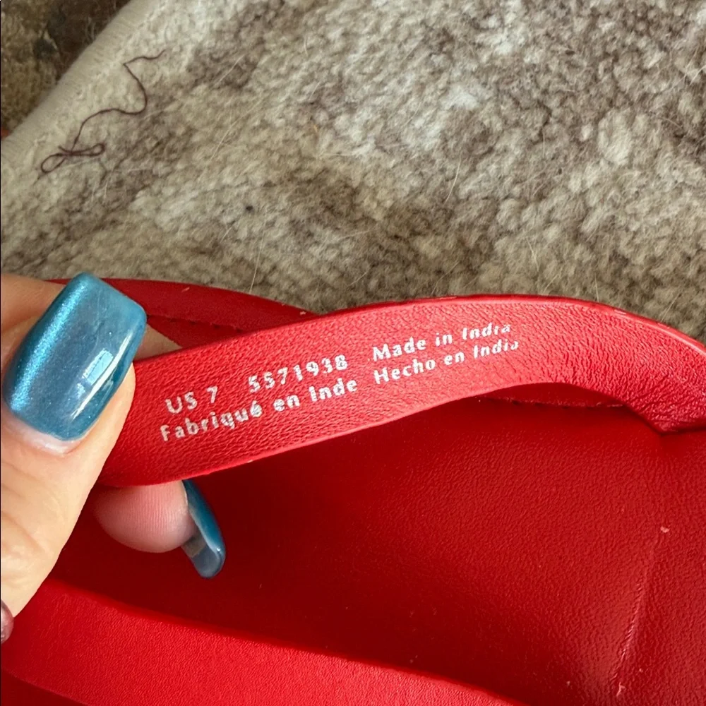 ⭐️NWOT Free People Sona Leather Thong Sandals⭐️